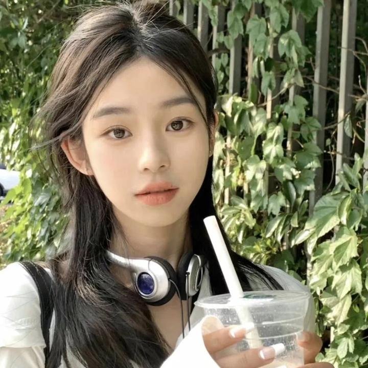 野犬撕碎了那女孩的白婚纱